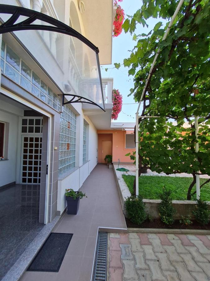 Guest House Barba Bibinje Exterior photo